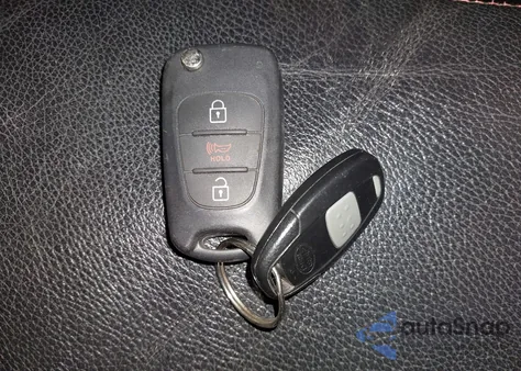 2011 Kia Soul Sport z USA, uszkodzony, nr VIN KNDJT2A28B7232184